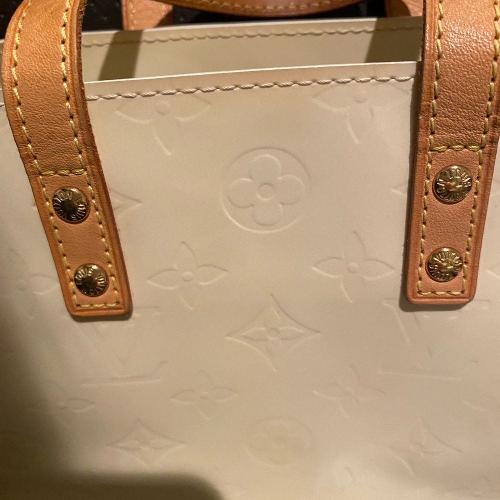 ✨ Louis Vuitton ✨ ~ Authentic ~ Vernis Reade PM Perle Top Handle/Mini Tote - Picture 6 of 16